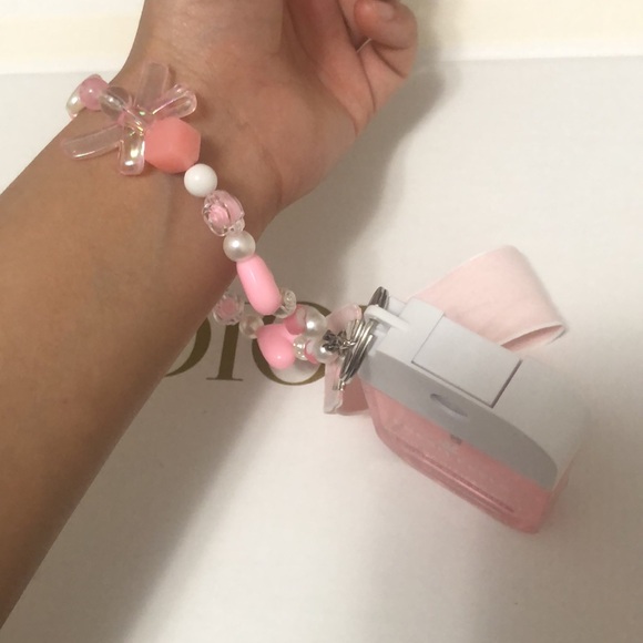 ❤️Dior Beauty Keychain❤️ - Picture 5 of 6